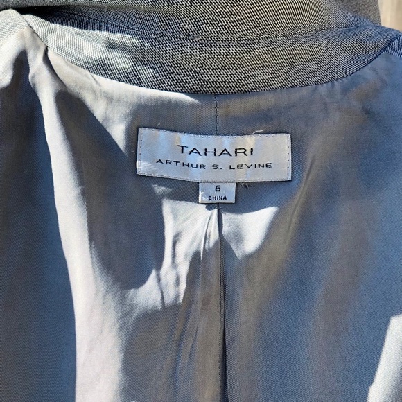 TAHARI 2 Button Blazer in Gray size 6 - Picture 8 of 8